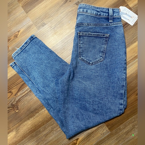 4/$15 Time and Tru Jeans - Picture 1 of 12